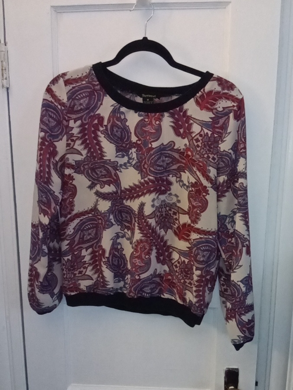 Women's Cream Paisley Print Long Sleeve Top - Black Trim